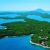 Exuberantes islas en la costa de Croacia, isla de Losinj